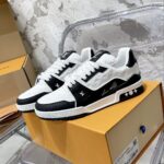 LV Trainer Sneaker (حذاء “لوي ترينر سنيكرز) - Image 2