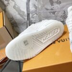 LV Trainer Sneaker (حذاء “لوي ترينر سنيكرز) - Image 3