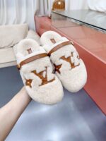LV Flat Comfort Mule ( حذاء “لوي مسطح مريح ميوول ) - Image 9
