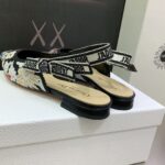 D Slingback Pump ((حذاء دي سلاينج باك) - Image 2