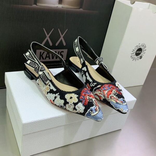 D Slingback Pump ((حذاء دي سلاينج باك)