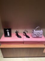 Chain-Embellished Sandals (مزين بالسلاسل صندل ) - Image 2