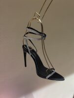 Chain-Embellished Sandals (مزين بالسلاسل صندل ) - Image 9