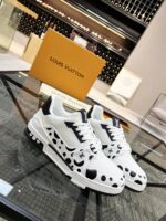 LV Trainer Sneaker  (حذاء “لوي ترينر سنيكرز)