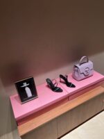 Gloria Embellished Sandals (جلوريا المرصع صندل)