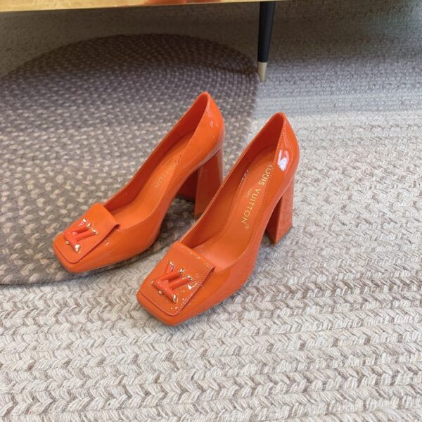 LV Shake Pump ( حذاء الوي شيك بامب)