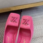 LV Shake Pump ( حذاء الوي شيك بامب) - Image 2