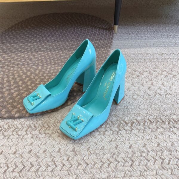 LV Shake Pump ( حذاء الوي شيك بامب)