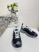 D Vibe Sneaker (دي حذاء فايب سنيكرز)