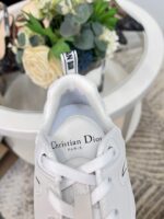 D Vibe Sneaker (دي حذاء فايب سنيكرز) - Image 4