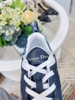 D Vibe Sneaker (دي حذاء فايب سنيكرز) - Image 3