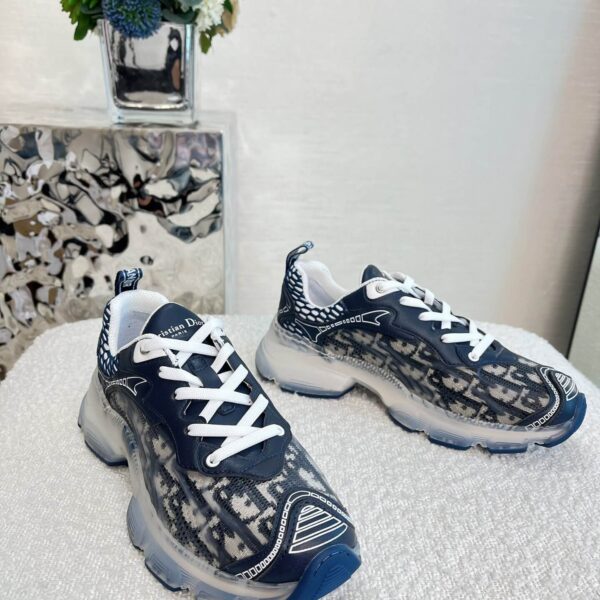 D Vibe Sneaker (دي حذاء فايب سنيكرز)