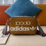 Small Shoulder Bag (حقيبة كتف صغيرة) - Image 6