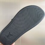 LV Flat Comfort Mule ( حذاء “لوي مسطح مريح ميوول ) - Image 5