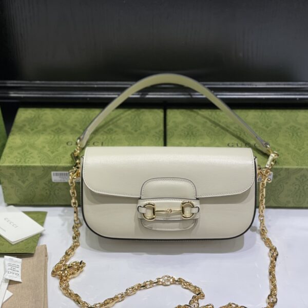 Horsebit Small Shoulder Bag (حقيبة هورسبت صغيرة)