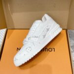 LV Trainer Sneaker (حذاء “لوي ترينر سنيكرز) - Image 6