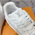 LV Trainer Sneaker (حذاء “لوي ترينر سنيكرز) - Image 7