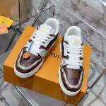 LV Trainer Sneaker (حذاء “لوي ترينر سنيكرز) - Image 3
