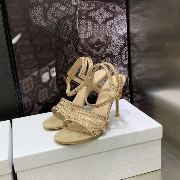 D Toe High-Heeled Shoes (دي-تو حذاء بكعب عالٍ)
