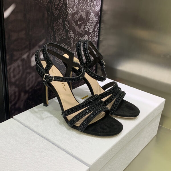 D Toe High-Heeled Shoes (دي-تو حذاء بكعب عالٍ)