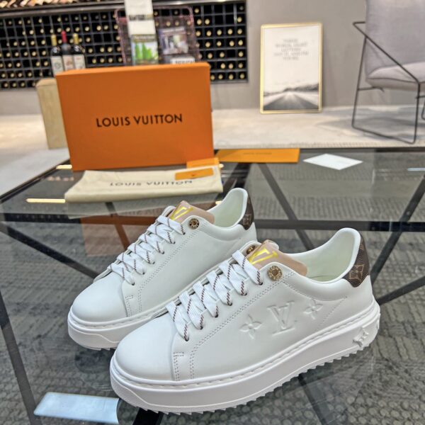 LV Time Out Sneaker ( حذاء لوي سنيكرز تايم آوت)