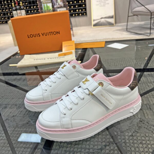 LV Time Out Sneaker ( حذاء لوي سنيكرز تايم آوت)
