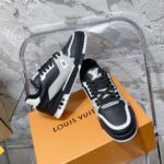 LV Trainer Sneaker (حذاء “لوي ترينر سنيكرز) - Image 5