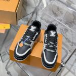 LV Trainer Sneaker (حذاء “لوي ترينر سنيكرز) - Image 6