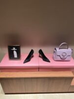 Embellished Pumps (حذاء بامب مرصّع) - Image 9