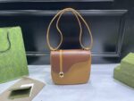 Equestrian Inspired Shoulder Bag (	حقيبة كتف المستوحاة من الفروسية)