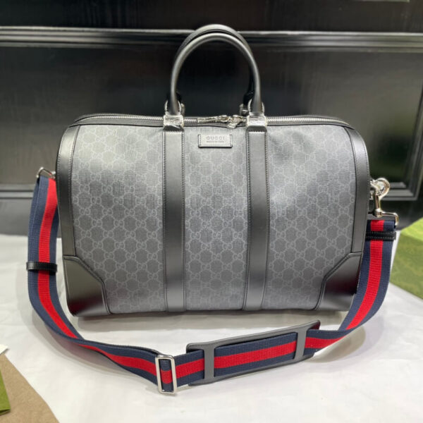 Carry-On Duffle Bag (حقيبة سفر)