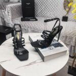 Rhinestone buckle sandals (بإبزيم مرصّع بحجر الراين صنادل) - Image 2