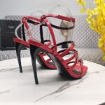 Rhinestone buckle sandals (بإبزيم مرصّع بحجر الراين صنادل) - Image 3