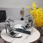 Rhinestone buckle sandals (بإبزيم مرصّع بحجر الراين صنادل) - Image 5