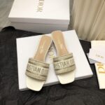 D Dway Heeled Slide (دي دواي بكعب صندل) - Image 3