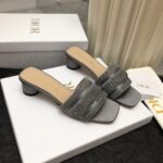 D Dway Heeled Slide (دي دواي بكعب صندل)