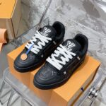 LV Trainer Sneaker (حذاء “لوي ترينر سنيكرز)