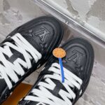 LV Trainer Sneaker (حذاء “لوي ترينر سنيكرز) - Image 5