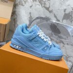 LV Trainer Sneaker (حذاء “لوي ترينر سنيكرز) - Image 3