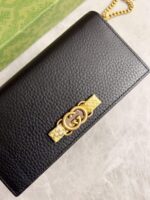 Interlocking  Bow Chain Wallet (محفظة بسلسلة بقوس متداخل) - Image 5