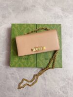 Interlocking  Bow Chain Wallet(محفظة بسلسلة بقوس متداخل) - Image 7