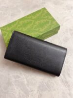 Interlocking Bow Wallet (محفظة بقوس متداخل من جلد الثعبان) - Image 3