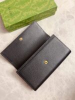 Interlocking Bow Wallet (محفظة بقوس متداخل من جلد الثعبان) - Image 6
