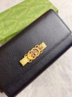 Interlocking Bow Wallet (محفظة بقوس متداخل من جلد الثعبان) - Image 7