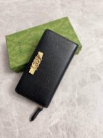 Interlocking Bow Wallet (محفظة بقوس متداخل من جلد الثعبان) - Image 3