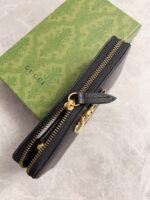 Interlocking Bow Wallet (محفظة بقوس متداخل من جلد الثعبان) - Image 6
