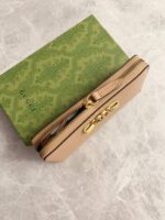 Interlocking Bow Wallet (محفظة بقوس متداخل من جلد الثعبان) - Image 6
