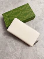 Interlocking Bow Wallet (محفظة بقوس متداخل من جلد الثعبان) - Image 2