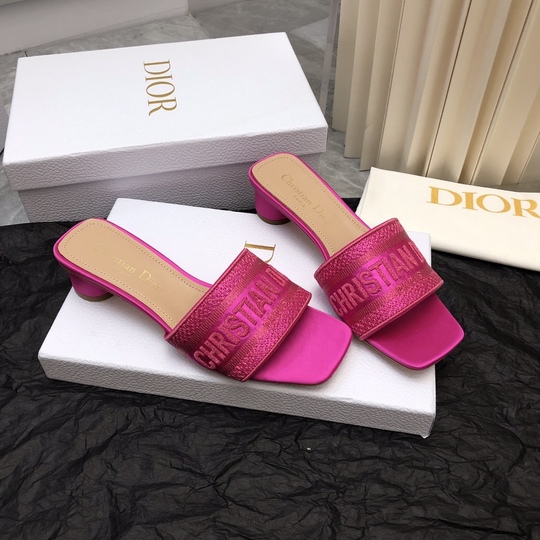 D Dway Heeled Slide (دي دواي بكعب صندل)