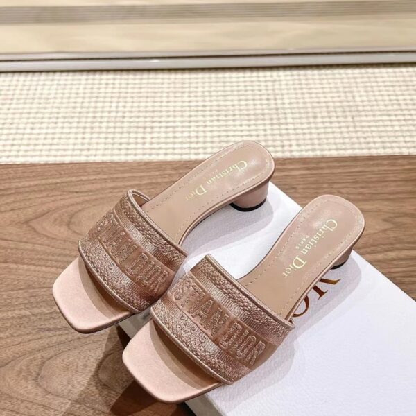 D Dway Heeled Slide ( دي دواي بكعب سليبر )